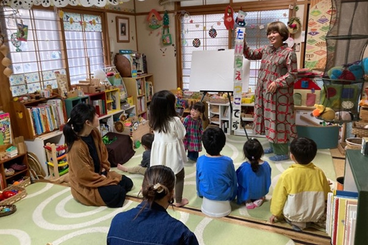 おはなし屋えっちゃんのおはなしCAFE