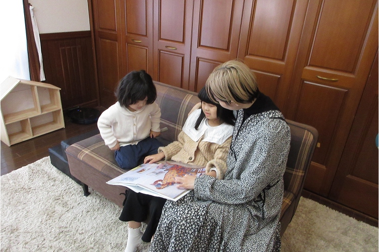 特定非営利活動法人　てんやく絵本ふれあい文庫